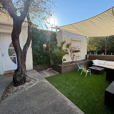 Maison Familiale Avec Grand Jardin Et Jeux Enfants *