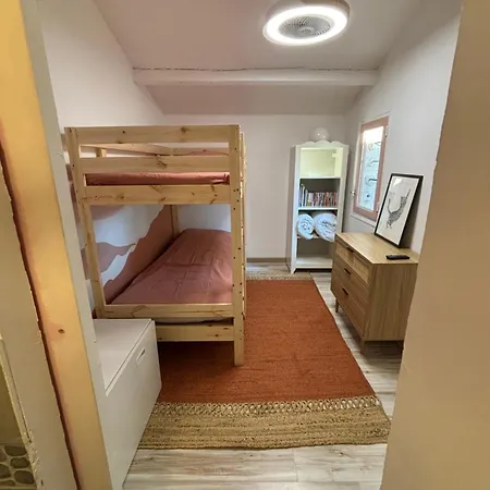 Maison Familiale Avec Grand Jardin Et Jeux Enfants *