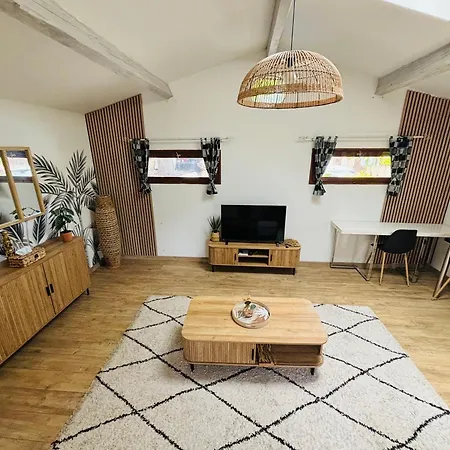 Holiday home Maison Familiale Avec Grand Jardin Et Jeux Enfants