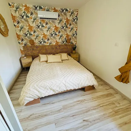 Maison Familiale Avec Grand Jardin Et Jeux Enfants *